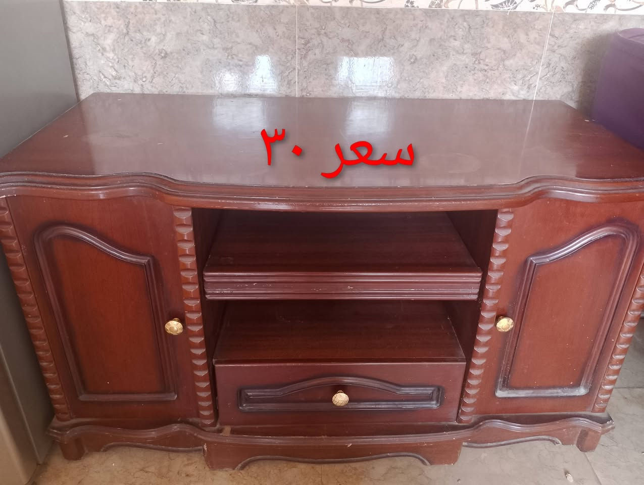 سلام عليكم عندي اغراض للبيع للاستفسار على رقم ***********
