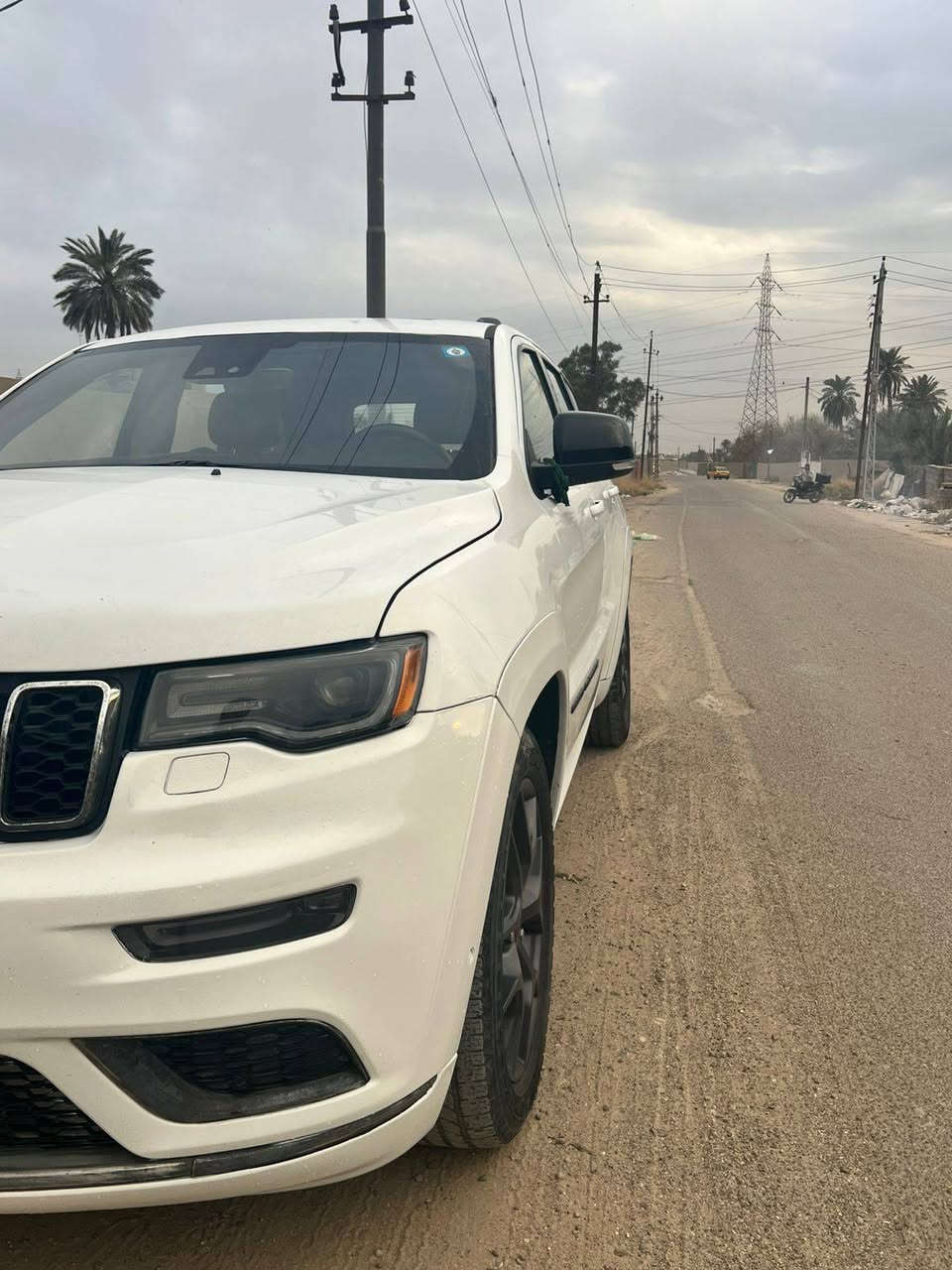 سلام عليكم جيب لمتد X فول مواصفات وارد أمريكي حادثه دعاميه فقط تصليح مقدمه البنيد نفسه موديل ١٩.٢٢ بيه باب وره السايق كلير كير مكينه مكفولات رقم بغداد نكليزي ماشيه ٩٥مايل تقرب سعرهه ١٩٥وبيه مجال للطيبين مكانهه بغداد ***********
