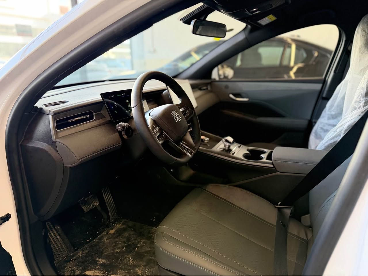 صفر زيرو BYD ٢٠٢٥ جن بلاص فول موصفات مكان اربيل شركه مصطفى كارس بيع مراوس سعر 113 ورقه 
للاستفسار ***********/*********** أربيل, العراق
