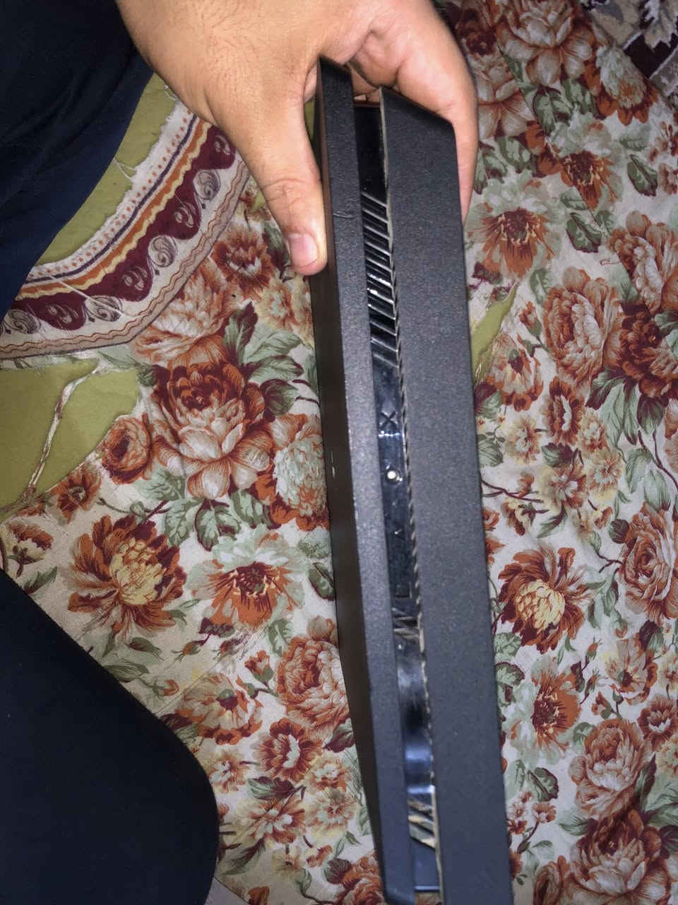 بلي 4 سلم جديد حيل ما مفتوح نضيف كلش كلش مع ٥ اقراص شغاله
*********** واتساب 
سعره ٢٢٥
