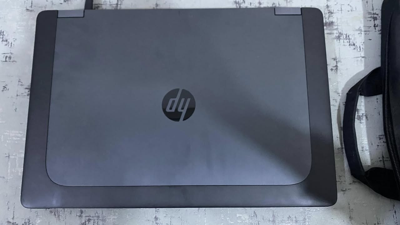 للبيع لابتوب HP ZBook 15 G1 جيل الرابع وورك ستيشن نظيف ومطور للأداء العالي
الجهاز مال كرف وشغل ثقيل وألعاب ومعدل بيدي للأداء السريع

معالج Core i7 فئة MQ القوي مال رندر وألعاب

رام 8 كيكا للأداء السريع والبرامج الثقيلة

هارد 512GB SSD  السريع كلش للنظام
هارد 1 تيرا إضافي خزن للملفات والألعاب

شاشة 15.6 بوصة FHD ووضوح عالي معاكس للإضاءة 

يشغل ألعاب مثل GTA V و  Forza 3  ويرو تراك وببجي  و بيس و كود 4 براحة

نظام ويندوز 10 كامل ومحدث والوضوح مريح للعين

الملحقات الإضافية اللي تجي وياه:
يده إكس بوكس سيريز (Xbox Series Controller)
مضخم سماعات ماركة دراكون (Dragon)
ماوس كيمنج (Gaming Mouse)
جنطة لابتوب وشاحن الجهاز الأصلي
الجهاز والملحقات كاملة وما تحتاج أي شي وجاهزة للاستخدام المباشر
السعر: 550 وبيها مجال 
المكان: الموصل
للتواصل: *********** بي واتساب
