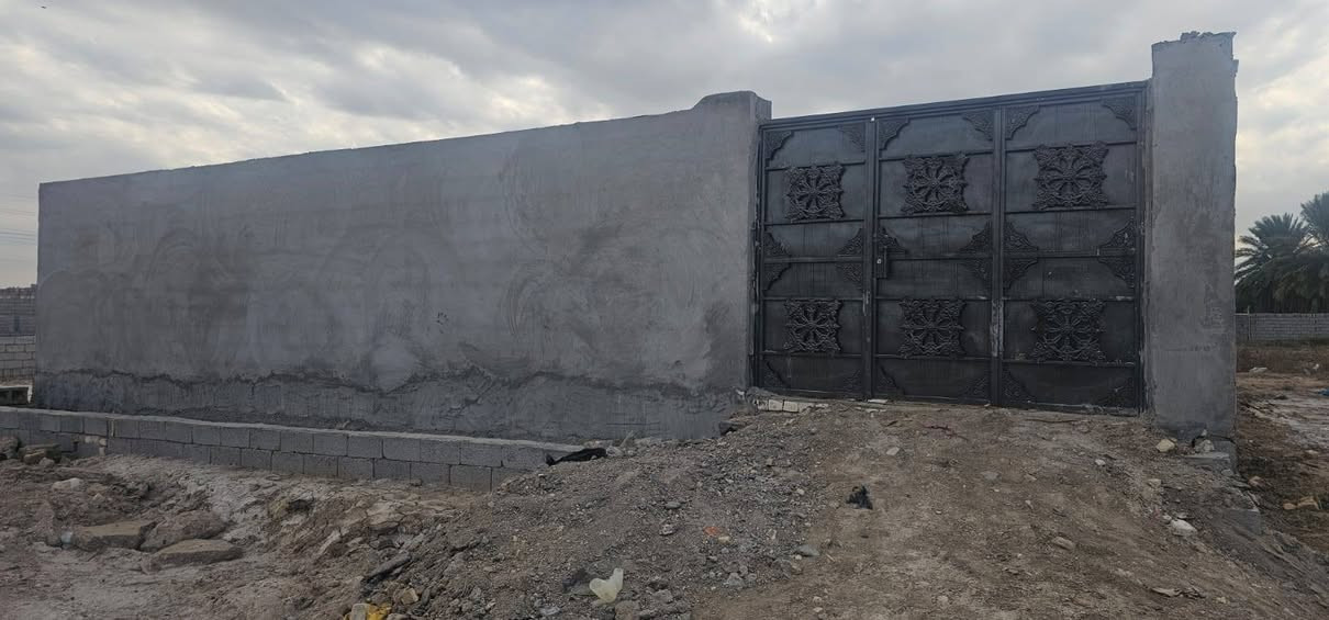 بسم الله الرحمن الرحيم
بيت زراعي بمساحة 250 متر
الموقع: أرض آل مهدي – على طريق رمضان القديم
🔹 البناء بلوك
🔹 عدد الغرف غرفتان
🔹 ملحق: مجمع صحيات
🔹 حديقة بمساحة 150 متر
🔹 البناء جديد بالكامل ولم يُسكن سابقًا
🔹 ملبوخ من الداخل والخارج (تشطيب كامل)
🔹 يحتوي على ماء وكهرباء
🔹 جاهز للسكن – تعال ودير بي
📞 للتواصل:*********** سعره 31وقابل لتفاوض غير 
متواجد على الفيس بوك
