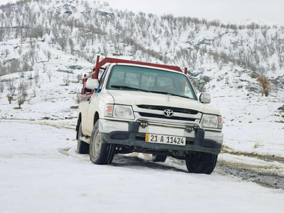 تۆیۆتا ئەڕنەب مۆدێل(2002)پێش مۆنیکا (5)قولاپ کابلێتەر سەیرەیەکی تابڵێی تندوتۆڵ بێمەسرەف 250مەسرەفی تیانیە 4تایەی نوێی لەژێرە مەکینەی نەکراوەتەوە 3 پارچەی بۆیاخە ڕەقەمو سەنەوی نوێیە تا(2030)سعری88گەڵاو مەجالێکی برایانە 
***********  شوێنن سەیدسادەق
