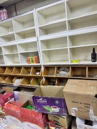 رفوف محل عرض 3 الطوال 6 مع ميز حديد  07719167546