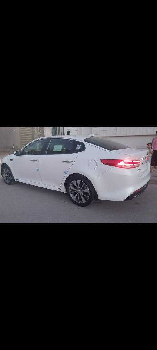 اوبتيمه 17 خليجي مكفولة من الضربه وتبديل والصبغ فل مواصفات عدا البونراما رقم بغداد محرك 2400 ماشيه 93 محرك كير تخم تاير جديد حداديه تبريد شرط حساسات أمامية وخلفية مري شفط اشاير بلمري لد نهاري امامي وخلفي ويل كروم 
***********
