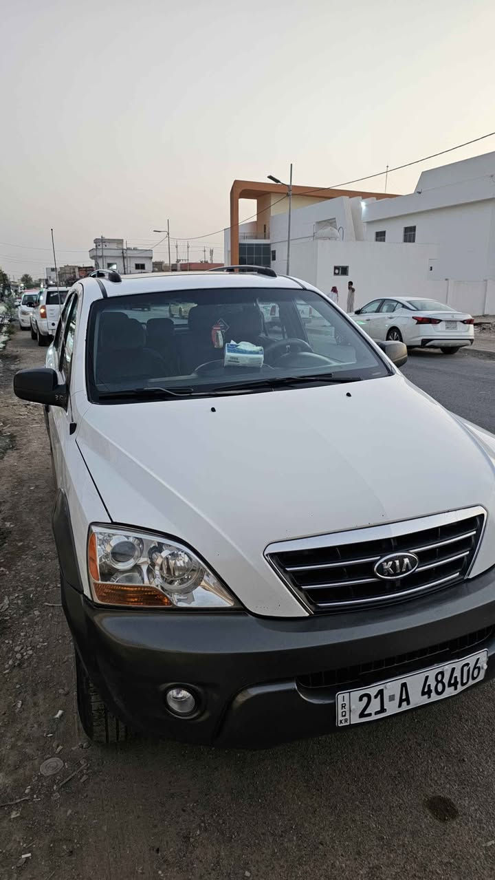 السلام عليكم 
سورنتو 
موديل 2007
صبغ شبر بالبونيد 
الجنطه بيه رصعه 
باقي مفوله 
كير محرك مكفولات
فول موصفات 
تحكم ستيرن 
سنويه 2031 بس شرط التحويل
منظومه غاز حكومي 
تنته طخم تايرات جديد
صدر امامي خلفي جديد
مكان السيارة  كركوك
سعر 105 و بيه مجال
*********** Singapore
