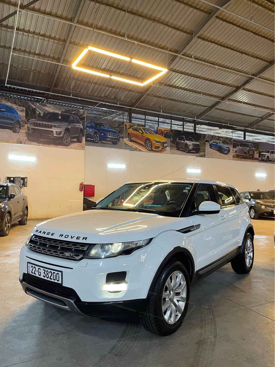 Range Rover 2014
فول فول مواسفات سفري شريكة 
بي سبوغ بي تعديل سيارةكة زؤر پاكة
76هةزار كيلومتر حقيقي رويشتوة
مواسفاتي بسمة كوشن جلد پانوراما بريك كارةبايي زور مواسفاتي تر 
رةقةم و سةنةوي هةموو نويية بةناوي خؤمة
يةك دينار مسرةفي تيدانيية 
موبايل ***********
واتساب *********** مخمور, أربيل
