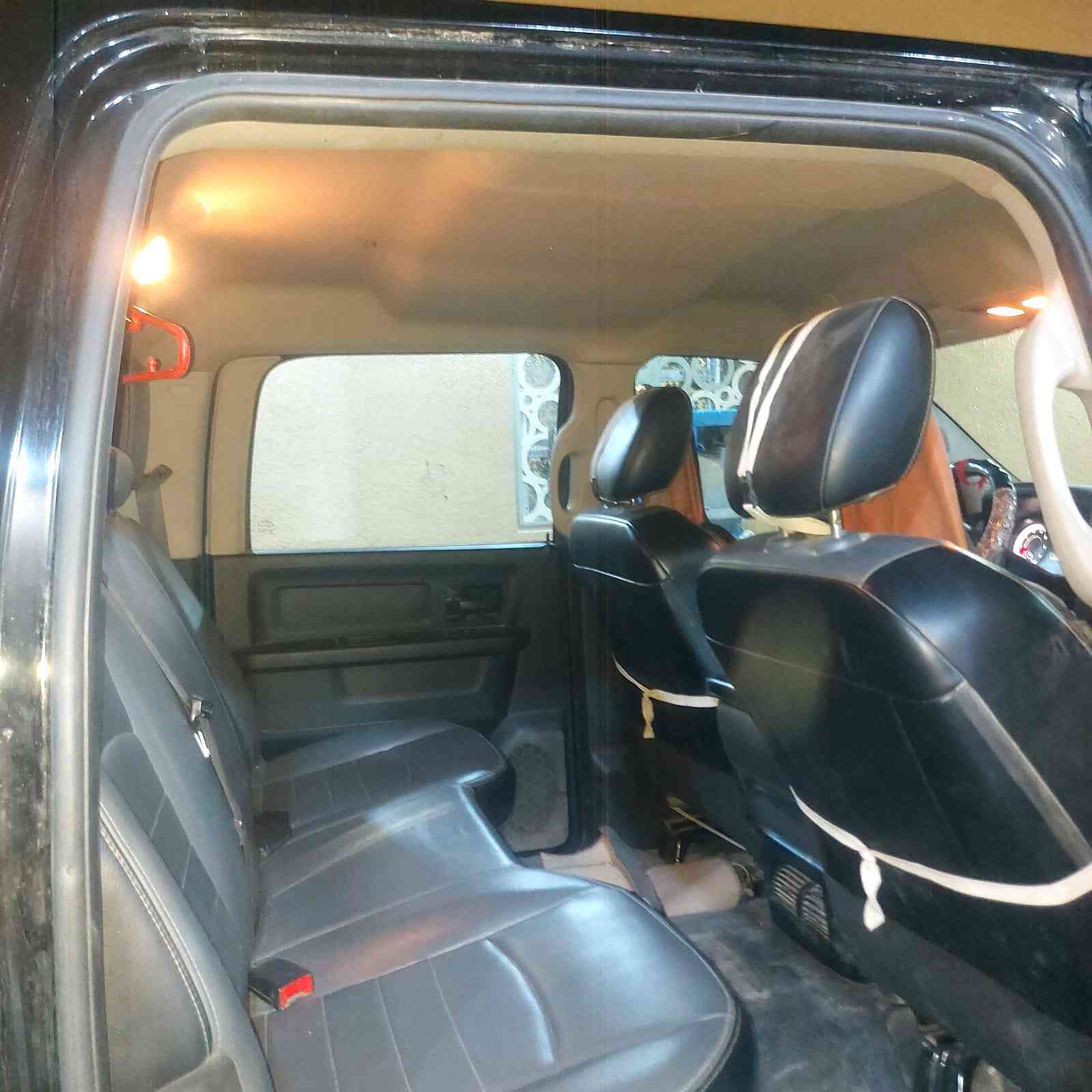 رام كلاسيك موديل ٢١ باب طويل السياره كلين بدون حادث السياره مجنبزه بيه إضافات محرك ٦سلندر رقم شمالي دهوك كامره بلادي دواخل جلد تبريد قطعتين رقم الهاتف وات ساب *********** سعر ٢٣٠ وبيه حك جيه او مراوس
