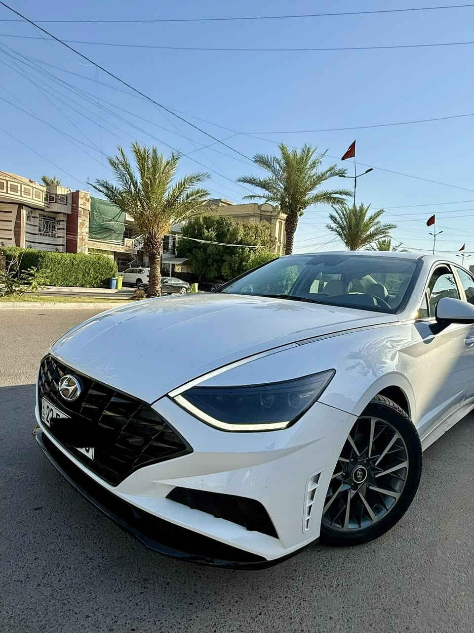 السلام عليكم 
سوناتة 2020 
رقم اربيل تحويل مباشر 
مكينة 2500  
حادث جاملغ امامي سرقة وخسفة بين الجاملغ والباب الخلفي 
مواصفات 
داخل جلد ابيض 
درايڤ مود
سايد بريك دكمة 
رادار 
السيارة جديدة بمعنى الكلمة 
السعر 140 
للأستفسار 
***********
