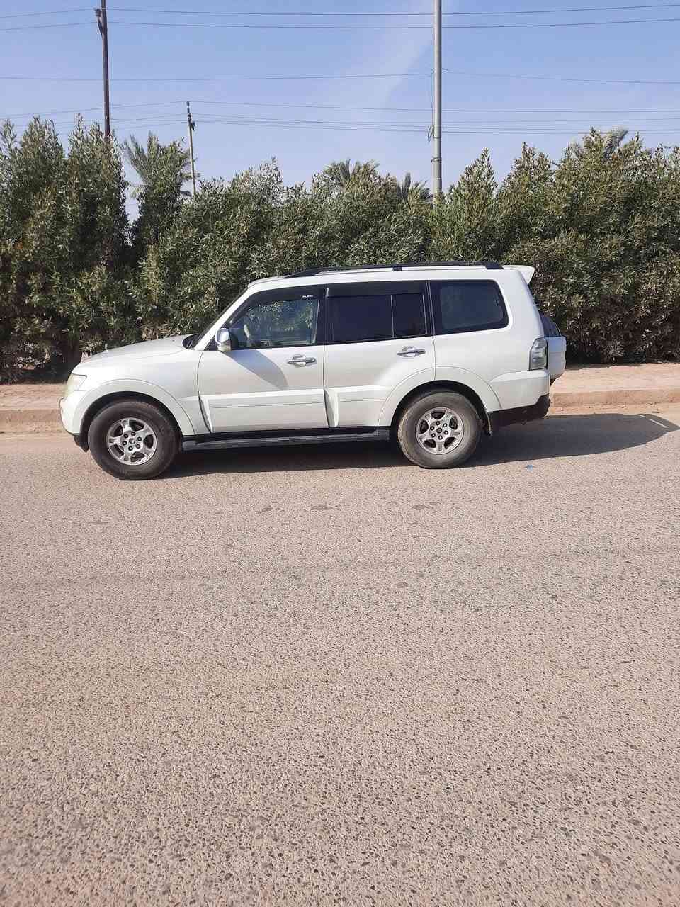 السلام عليكم
باجيرو 2008 رقم بغداد باسمي 
محرك 3000 
محرك وكير ممتاز 
صبغ جهة الساق اثر اشخوط 
تبريد ثلاث قطع
تحكم ستيرن مري شفط فتحة ستلايت
مقاعد جلد 
السعر 110 
العنوان ديوانية ***********
