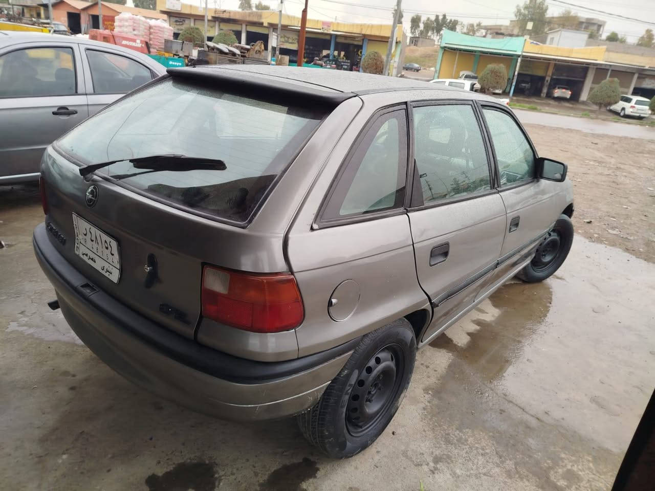 اوبل استرا ..١٩٩٣
رقم نينوى ألماني تابع لمشروع الوطني 
السياره جماليه. 
المحرك + كير بشرط لانفخ لاصرف لا بخار 
السعر : ٣٥ بيها مجال 
***********_ *********** 
الموصل _ الحمدانية الحمدانية, نينوى
