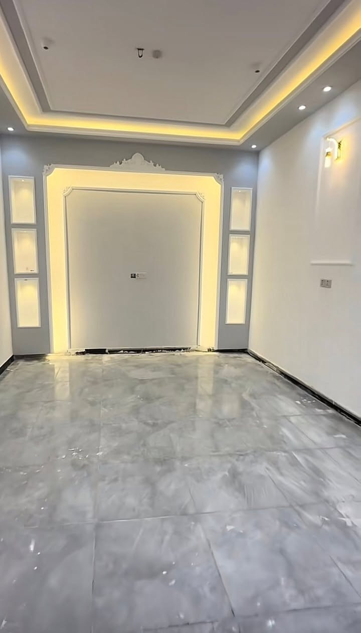 🏗️ أبو حسين للمقاولات
دقة في التنفيذ.. وسرعة في الإنجاز
نقدم لكم أرقى خدمات التشطيب الداخلي والخارجي بأيدي أمهر الفنيين وتحت إشراف مباشر:
 🧱 أعمال اللبخ والرشات: لبخ جدران داخلي وخارجي بمستوى استواء ممتد ومقاوم للتصدعات.
 🎨 الأصباغ والديكورات: صبغ حديث وبخ واجهات بأجود المواد المقاومة للرطوبة والعوامل الجوية.
 📐 السيراميك والبورسلان: تركيب أرضيات وجدران بدقة الليزر، مع ضمان الاستواء والميول الصحيح
***********
