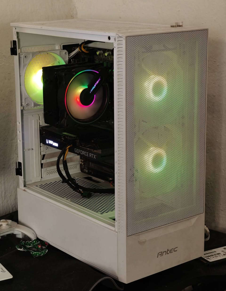 السلام عليكم
كيس مستعمل نظيف للبيع بكرت RTX 3060TI مواصفات قوية وحلوة 
المواصفات :
💠CPU: Zotac Gaming RTX 3060TI 8G OC 
الكرت اقوة من 4060 بالاداء الخام
وحرارة الكرت جدا طبيعية تحت اعلا ضغط 70نات
💠M.B: Gigabyte B560 ds3h ac ATX WIFI/BT
💠CPU: Core i5 10400f 6C 12Thr 4.3GHz
المعالج بقوة R5 5500 او R5 3600x
💠Cooler:  Air cooler 120mm
💠Storge: Sata ssd128GB+hdd1TB
💠RAM: Crucial 16GB 8x2 2666MHz
💠P.s: Rocket 650w RGB
💠Case: Antic white x3fan 
120mmx1 140mmx2
3 مراوح تحكم دكمة بالكيس

💲السعر 835 الف مع ضمان الحاسبة اسبوع بشرط تربطها على UPS لحماية القطع من الكهرباء

بغداد مدينة الصدر قطاع 23
يوجد توصيل
 واتس ***********
 اتصال ***********
