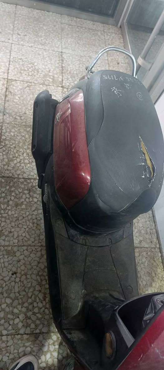 دارجه بوليسي نوزل نظيفة ماطلع بيها سعره مليون و100 وبيها مجال ***********
