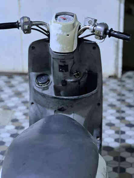 ماكس بوليس 
دراجه مصارلها ٥اشهر من نازله بس مهموله 

كامله مكمله ربع ماتذب عليها ختم واححد 

مكينه وكشر بلاديه سعرهها ٦٥٠ بيها مجال بسيط 

لموشراي لا تعبني    ***********
