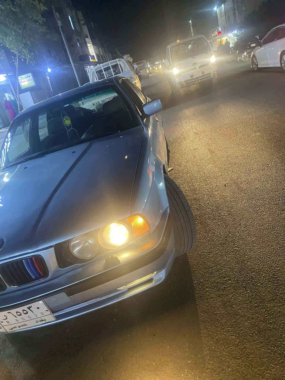 سلام عليكم بي ام موديل ٩١ حجم ٥٢٥ جاهزه من كلشي مكينه وكير وتبريد مكفولات  مكفوله من الحادث صبغ جماليه بليته وسنويه ٢٥ يعني اصل ٢٥ العنوان بغداد الدوره رقم ***********سعر ٦٠
