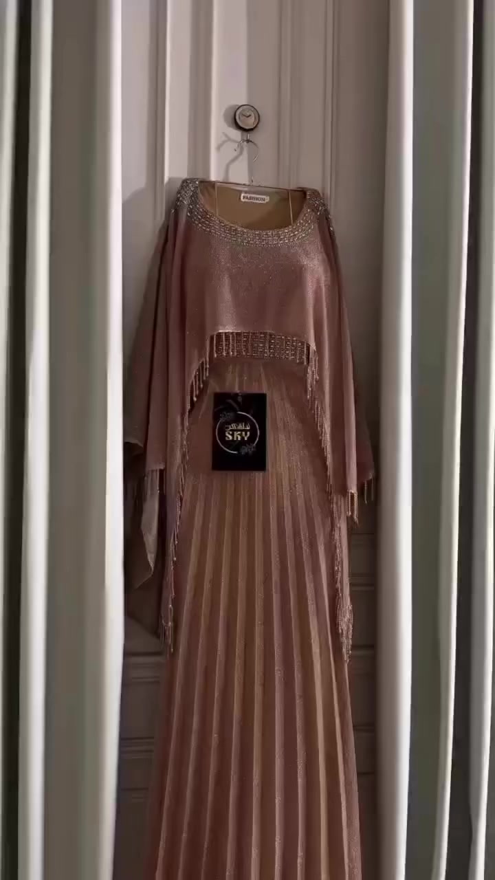 هلاو بنات من سعوديه و صيتها من بوتيك الماس داخل برج ساعه امانه بعد بل علاكه و بل علامه قياس صغير اخذته اب 170 اريد اب 80 الف قياس L شغل ايد بيها كلش حلوه لونها حبري.


**إذا كنت صاحب هذا الإعلان وتريد حذفه لأي سبب، رجاءا أرسل رسالة إلى الدعم الفني**