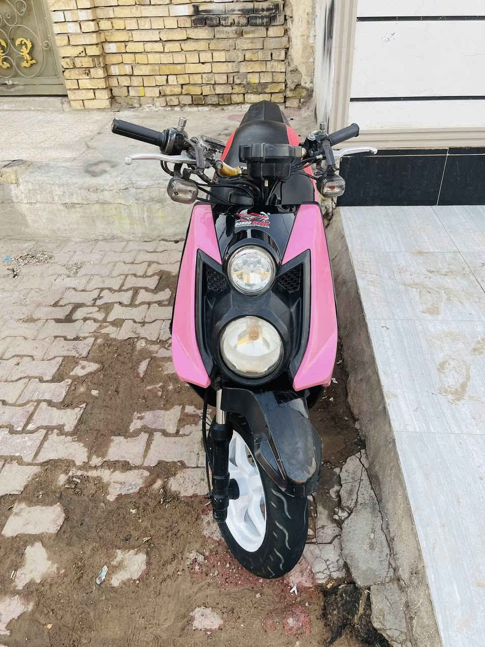 سعرها 800 وبيها مجال سكنس جبلي 2013  المحرك مفتوح فقط ولفات شرط الفحص كهربائيات كلها شغالة منطول الطول ومسويلها ادامة عامة كلى جديد واصلي مبيها اي نقص جاهزه مجهزه الشراي يتصل ويدلل ***********
