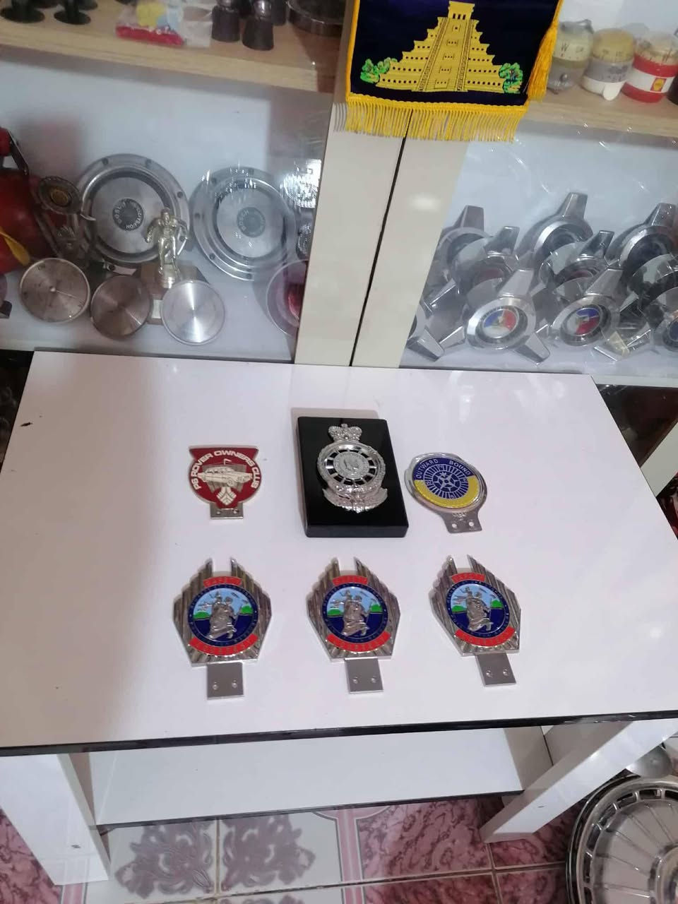 سلام عليكم
باجات مجنحات وملكيات فحص دخول جديد 

*********** سيد محمود 

متوفر توصيل يوصلك لطلب لباب البيت
