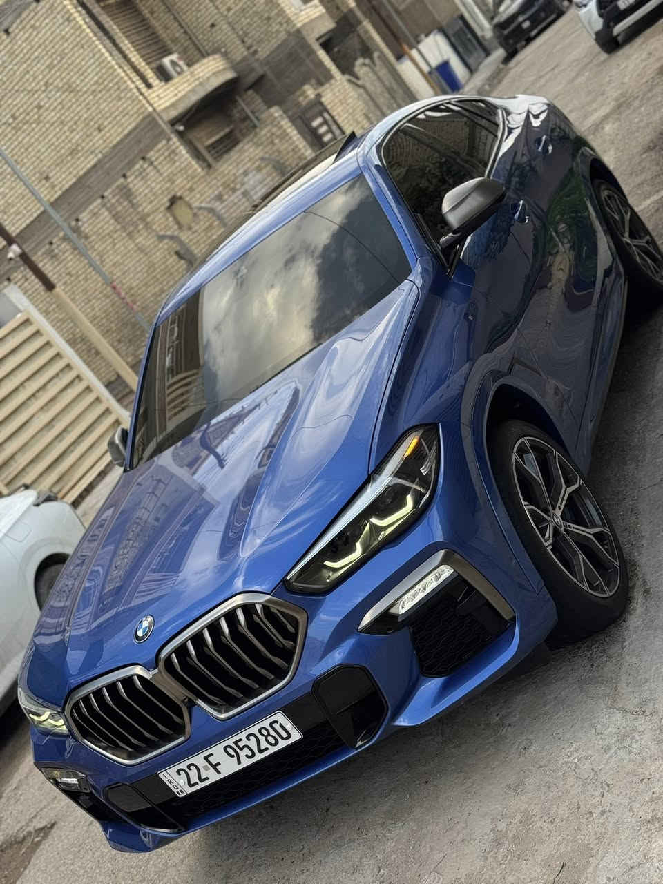 للبيع BMW x6 M50 موديل 20رقم اربيل بأسمي كلين كفالة عامة من كلشي مضللة بالسنوية مواصفات فول :
مغلفة ppf اصلي ضمان يم NVN
محرك 8سلندر توين تيربو
السيارة Mpackage بالكامل(دواخل وخارج كاربون فايبر)
بانوراما 
داخل قرميدي 
رادار امامي + تحديد مسار
رادار جانبي + نقط عمياء
دشبول شاشة دجتال
مودات قيادة (comfort,eco,adaptive,sport,sport plus)
ماوس تحكم
سستم صوت harmen kardon
تدفئة كشنات 
كشنات خزن ميموري ثنينهن
انارة داخلية led بلادية متغير
سايد بريك بصمة
اوتو هولد + اوتو هولد
حساسات ٣٦٠ درجة
كزوز بلادي وية مود السبورت
عليهة دركة اصلية RPM كاربون فايبر سعرهة ١٠٠٠$ والقديمة موجودة
وباقي المواصفات المعروفة والسيارة كفالة عامة (لاصبغ ولا بارد ولا شخط ولا رصعة ) كير ومحرك كفالة برغي ممفتوح بيهن والسعر 53$ الف للاستفسار ***********
