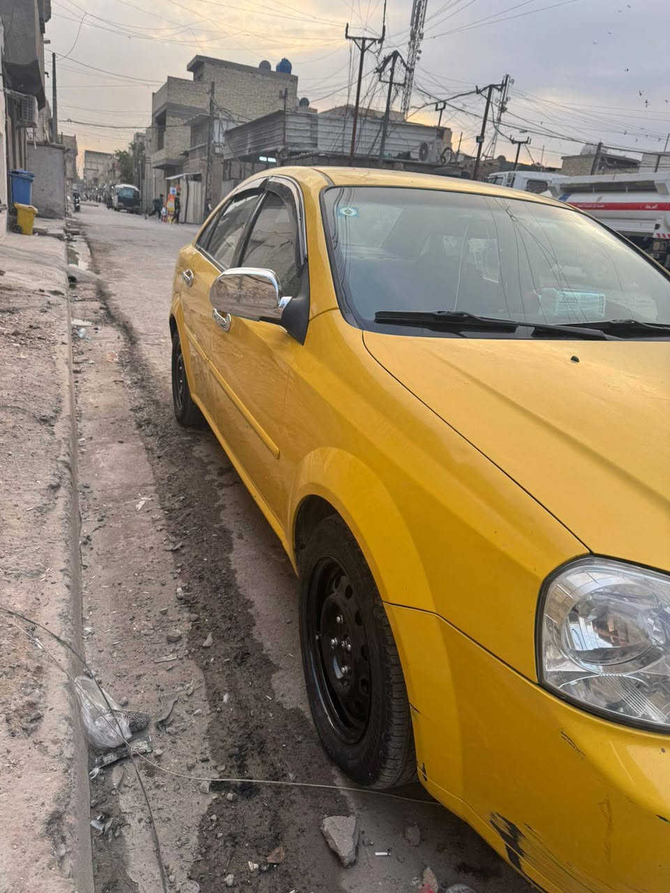 اوبترا للبيع موديل 2011 باسمي سياره مصفره غرامه والهيئه رقم انكليزي جديد قبل ايام شديته
السياره نضيفه وحلوه مكينه وتبريد خير من الله 

مصبوغه عام للجماليه  

سعر السياره (67)ورقه 

تواصل ***********
