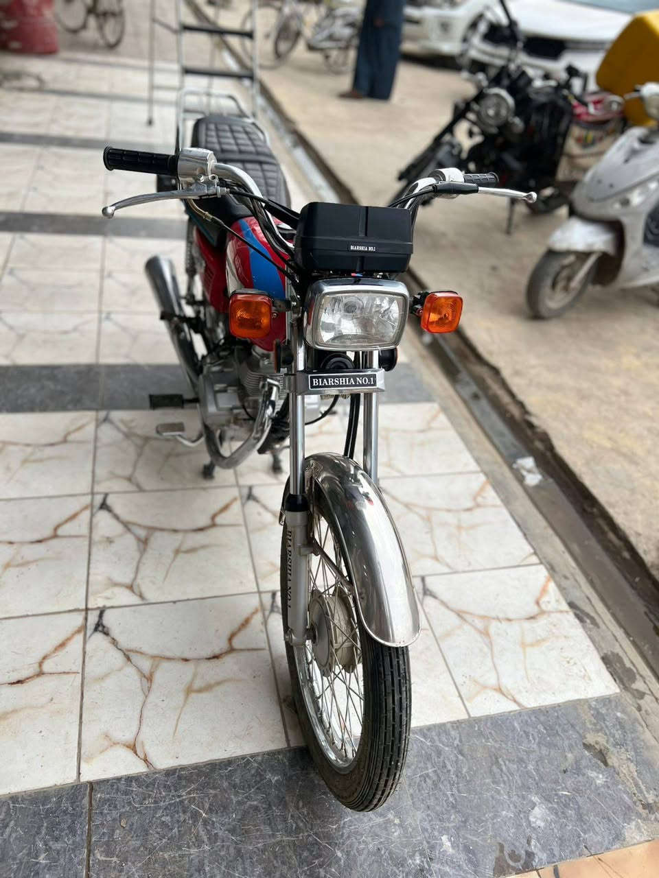 السلام عليكم دراجه 4كير جديده ما ماشيه 2025اوراق
***********
