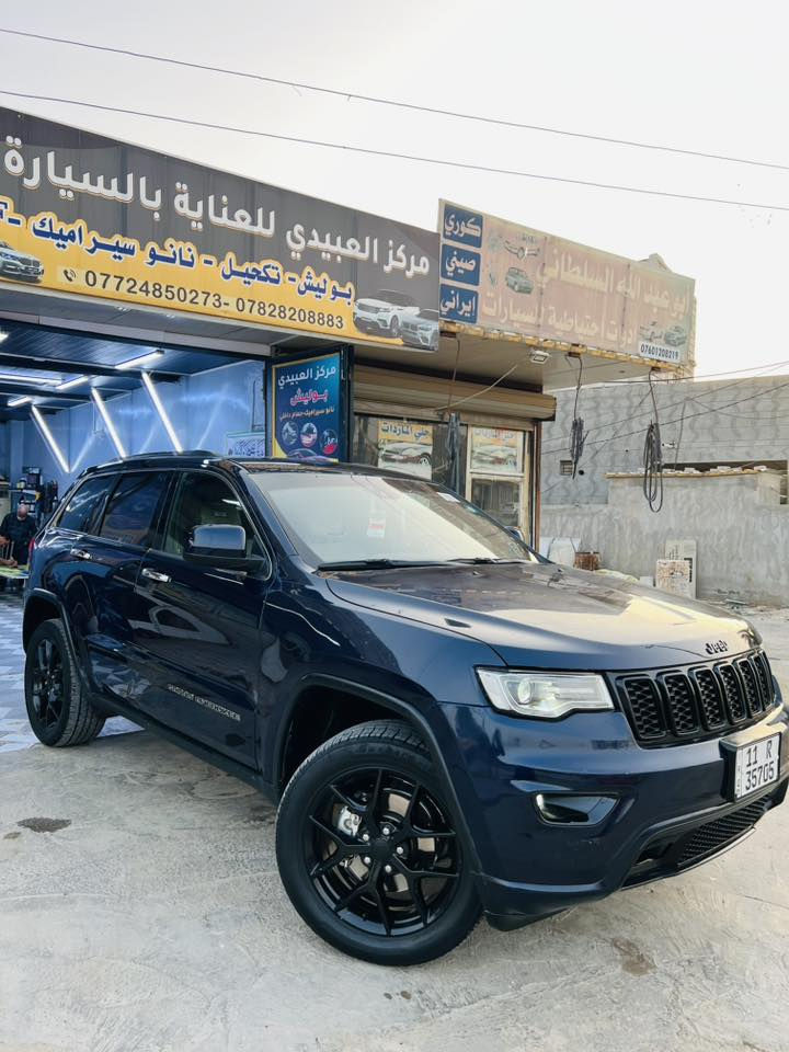 سلام عليكم جيب 2017 للبيع امريكي لون مميز 💙
رقم بغداد بسمي سنويه 2028 سياره جديده معنا كلمه 
ماشيه 108حقيقي فقط دواخل جلد كريمي حادث جاملغ وبنيد بدون دواخل مكاني بابل سعر 190 
رقم الهاتف ‭0789 105 5225‬
