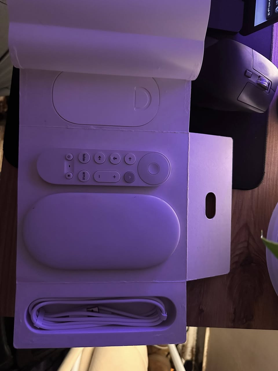 السلام عليكم
Google TV 32GB
استخدام اسبوع واحد، اشتريته ب١٨٠ ورايدة ب١٥٠

بيع او مراوس بـ Apple TV
*********** - بغداد
