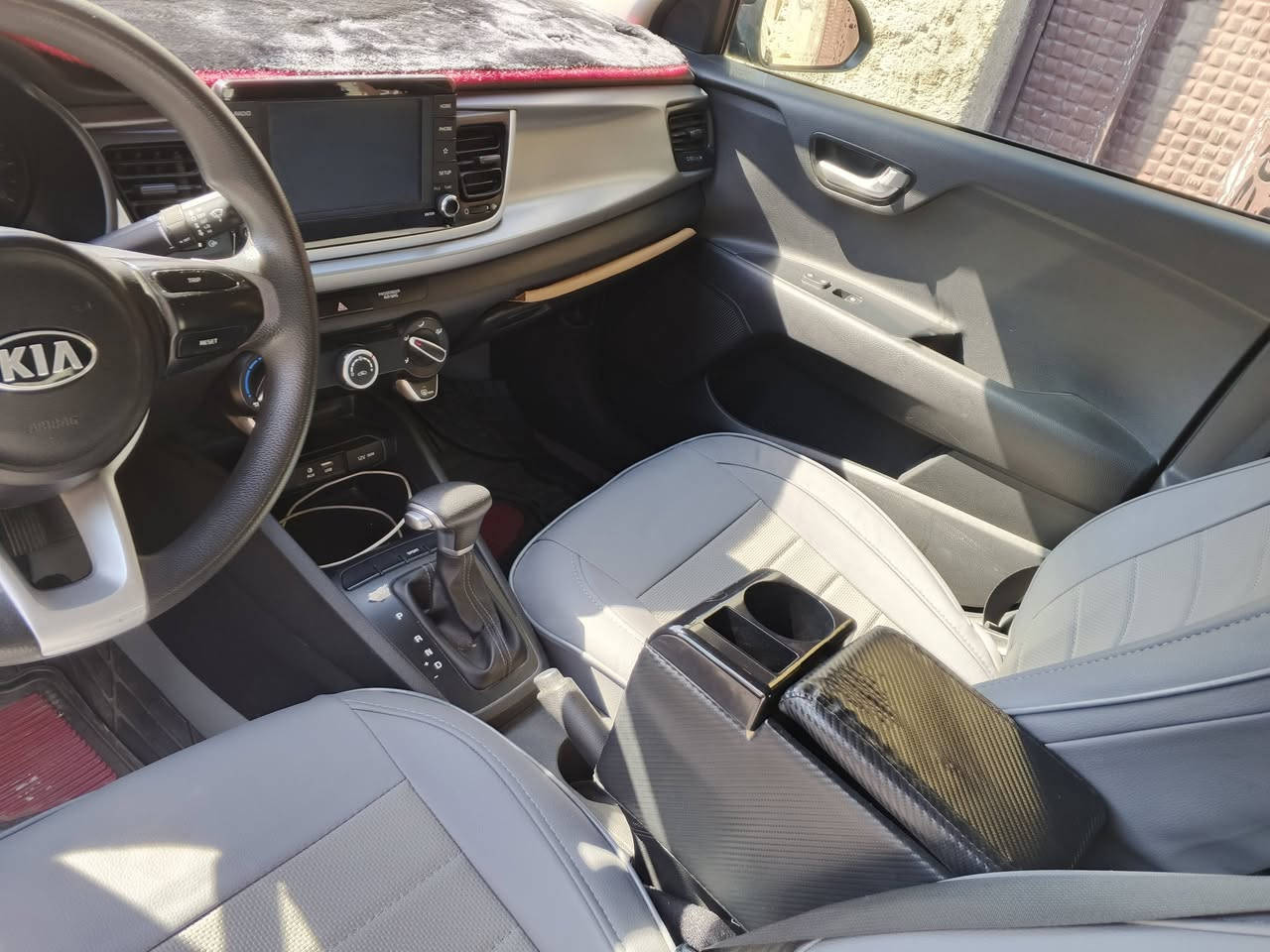 السلام عليكم سياره ريو 2020
السياره جديده كير محرك مكفول رقم اربيل بيه وكاله شرط التحويل السعر 110 
الرقم ***********
