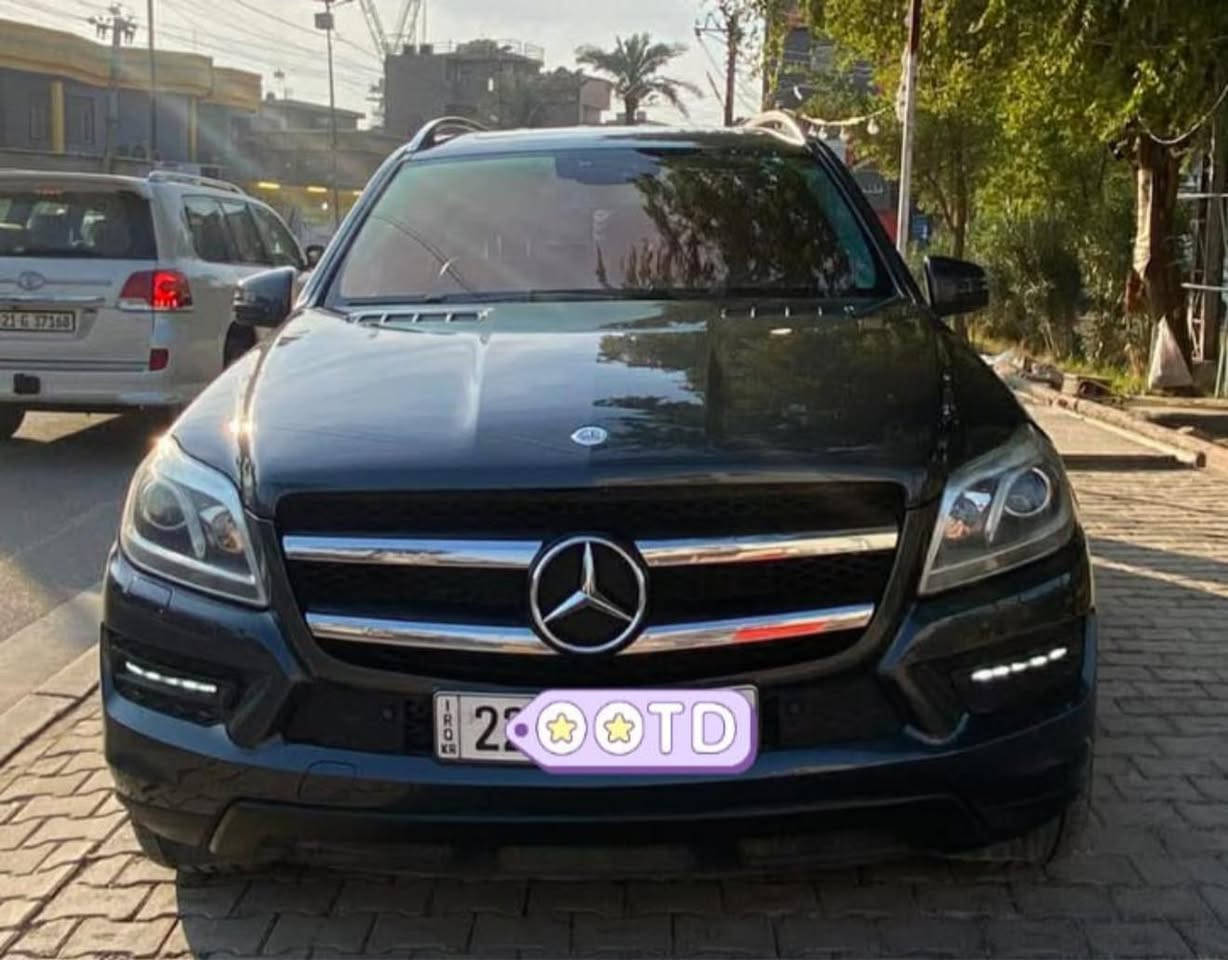 السلام عليكم 

مارسدس GL 450 2013 رقم شمالي 
مواصفات الـ GL غنيه عن التعريف اعلى فئه بالمارسدس 
السياره بيه قطع ابيع حزام فقط خدوش بدون اي حادث ولا داخل 
السونار مرفق مع الصور
ماشيه ١٨٠ الف ميل
اي نقص مابيه السياره 
السعر : 24.000 دولار و بيها مجال بسيط
باسمي تريد تحويل تريد وكاله
للاتصال : ***********
غير متواجد على الماسنجر
