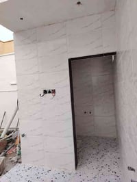 خلفه سيراميك شغل درجه أولى متفرغ حاليآ 07876116707