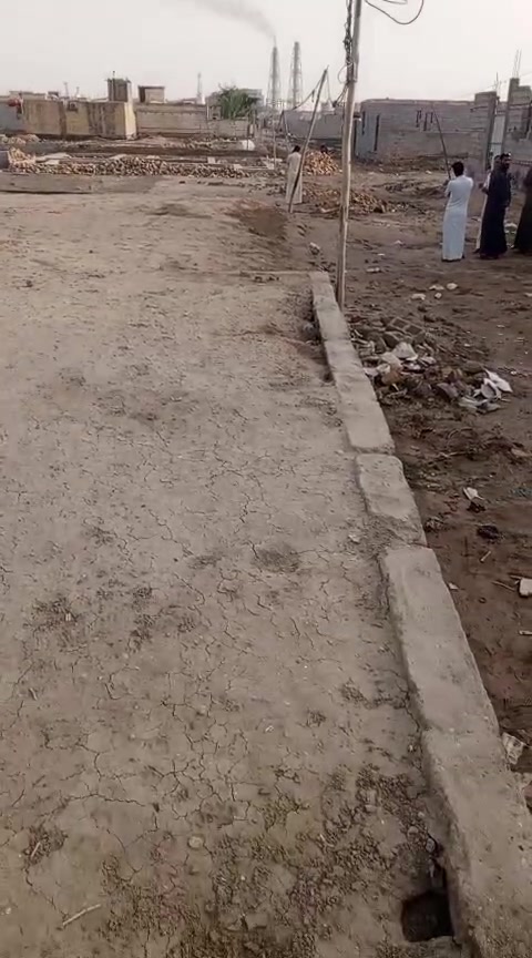 بستان مساحه ثلاثه دونم بيتين التبليط على الطريق الشريف قريب الشط الفرات كافه الخدمات ماي كهرباء سعر 150 بمجال
***********
