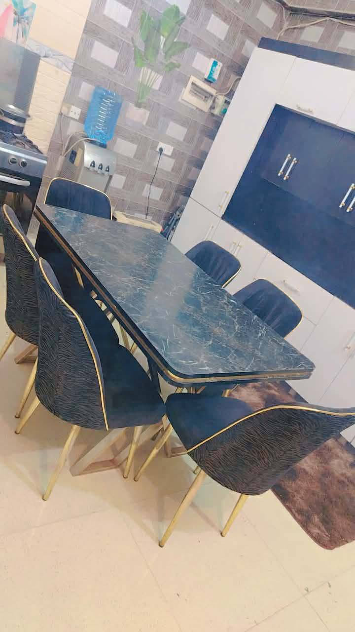 كنتور١٢٥ ثلاجه ١٣٥ ميز طعام١٥٠ غساله هيتاشي ١٣٥ غساله اماعين٢٢٠
طباخ١٢٥كونتر ٥٥٠ الكونتر جوزي٩٠
ثلاجه مكتبيه٦٥ديوان تفصال٣٥٠ بعضهم مع توصيل 
***********
