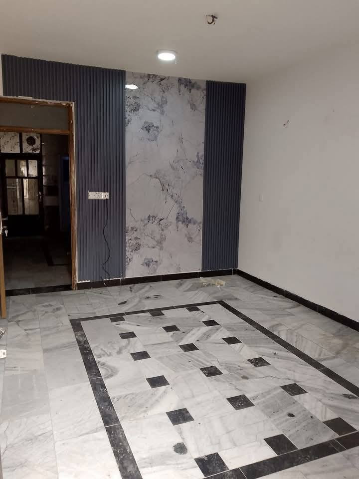 50 متر للايجار السيديه الضباط مربع القاده خلف مدارس صينيه
غرفتين وصاله مطبخ صحيات منور بيتونه 

ايجار 650 قفل 

للاستفسار الاتصال على الارقام 
***********
***********
مكتب القريشي للعقار
