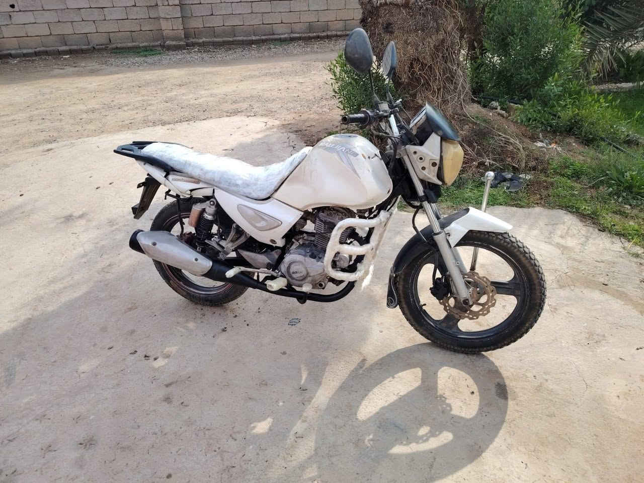 السلام عليكم دراجه نظيفه موديل 2015 مكينه لا تنقيص لا تبخير دراجه نظيفه مال جناي سعرها 400 وبيها مجال للطيبين دراجه نظيفه. ***********
