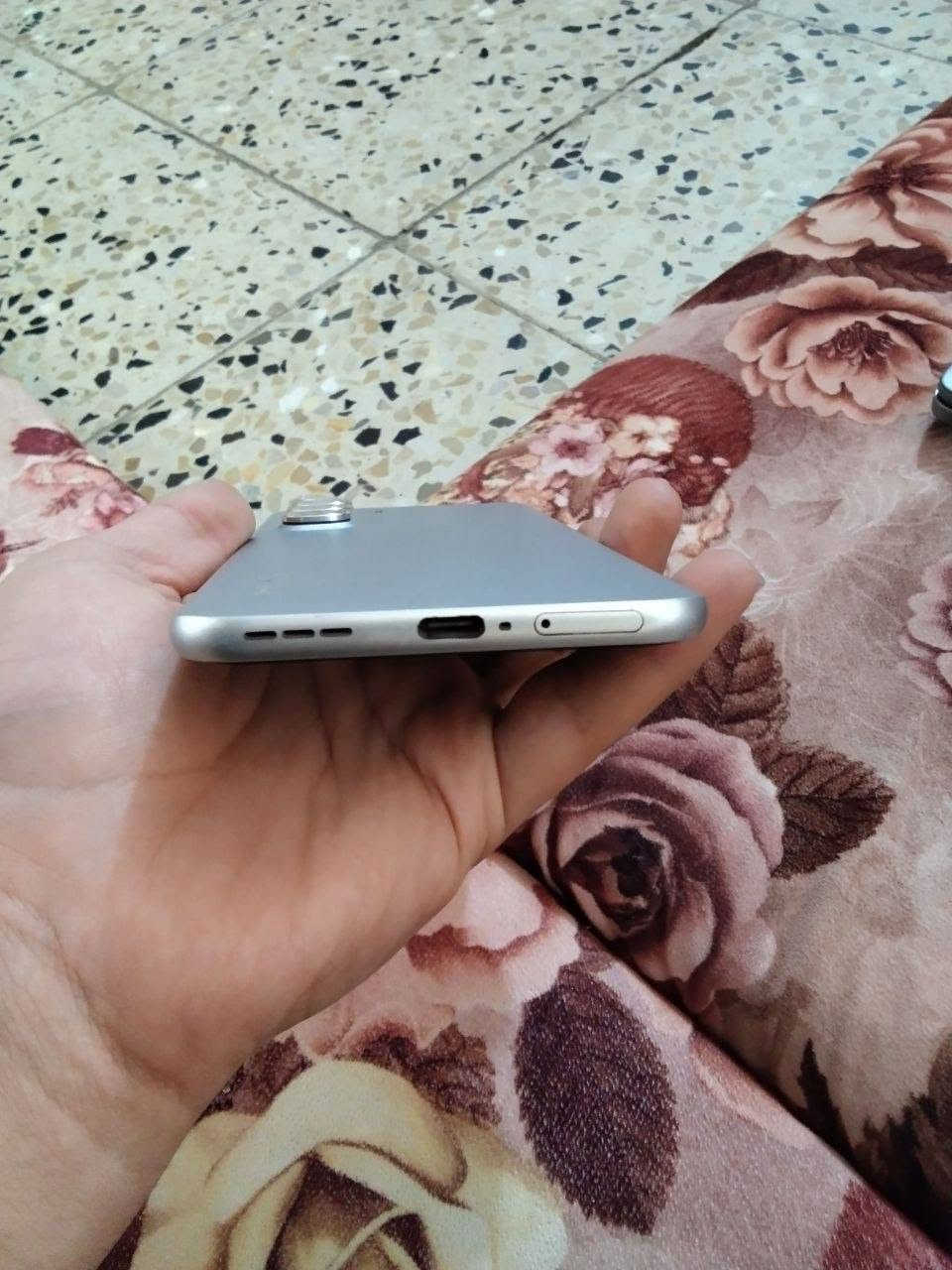 #للجميع Infinix Hot 60 Pro+
#للبيع Infinix Hot 60 Pro Plus ✨
الجهاز نظيف جداً وبحالة الوكالة (أخو الجديد)، فحص كامل وأي عيب مابي.
ضمان الشركة الرسمي بعده فعال وشغال، وبكامل ملحقاته والكرتونة الأصلية.
🔹 المواصفات الأساسية:
الذاكرة: 256GB
الرام: 8GB+8GB
المعالج: Helio G200 (سلس جداً بالألعاب والاستخدام)
الكاميرا الخلفية: 50MP بمستشعر SONY's IMX882 (تصويرها جداً راقي)
الكاميرا الأمامية: 13MP
🔋البطارية: 5160mAh (تطول يوم كامل)
📺الشاشة: بحجم 6.78 بوصة

📍 الموقع: [كركوك واحد اذار خلف مول السلام]
✉️ للتواصل: الخاص مفتوح


**إذا كنت صاحب هذا الإعلان وتريد حذفه لأي سبب، رجاءا أرسل رسالة إلى الدعم الفني**