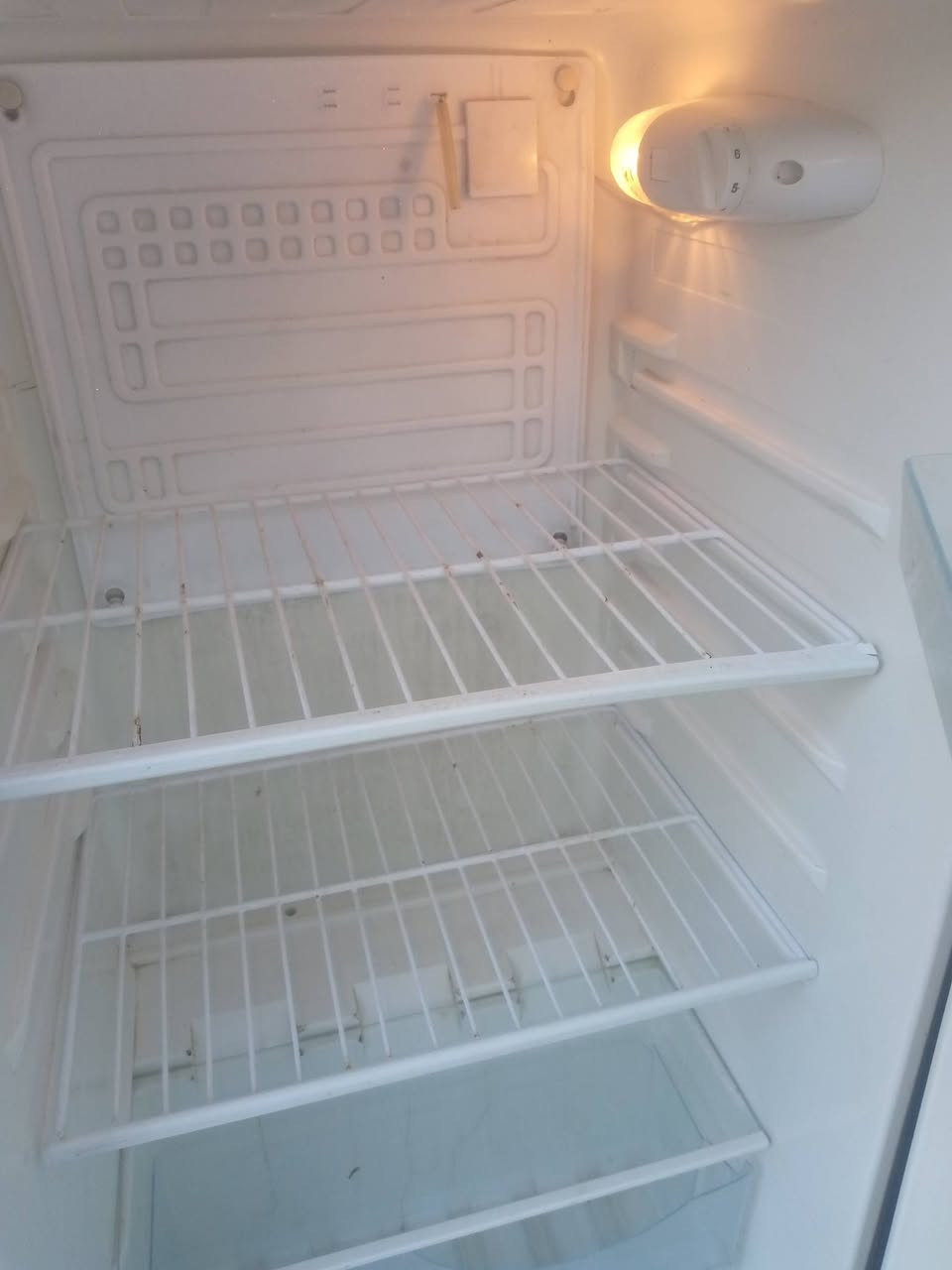 سلام عليكم ثلاجة البيع شرط تجميد ما مصلحة بلادية سعرة 85 الف مكاني بل نجف ***********
