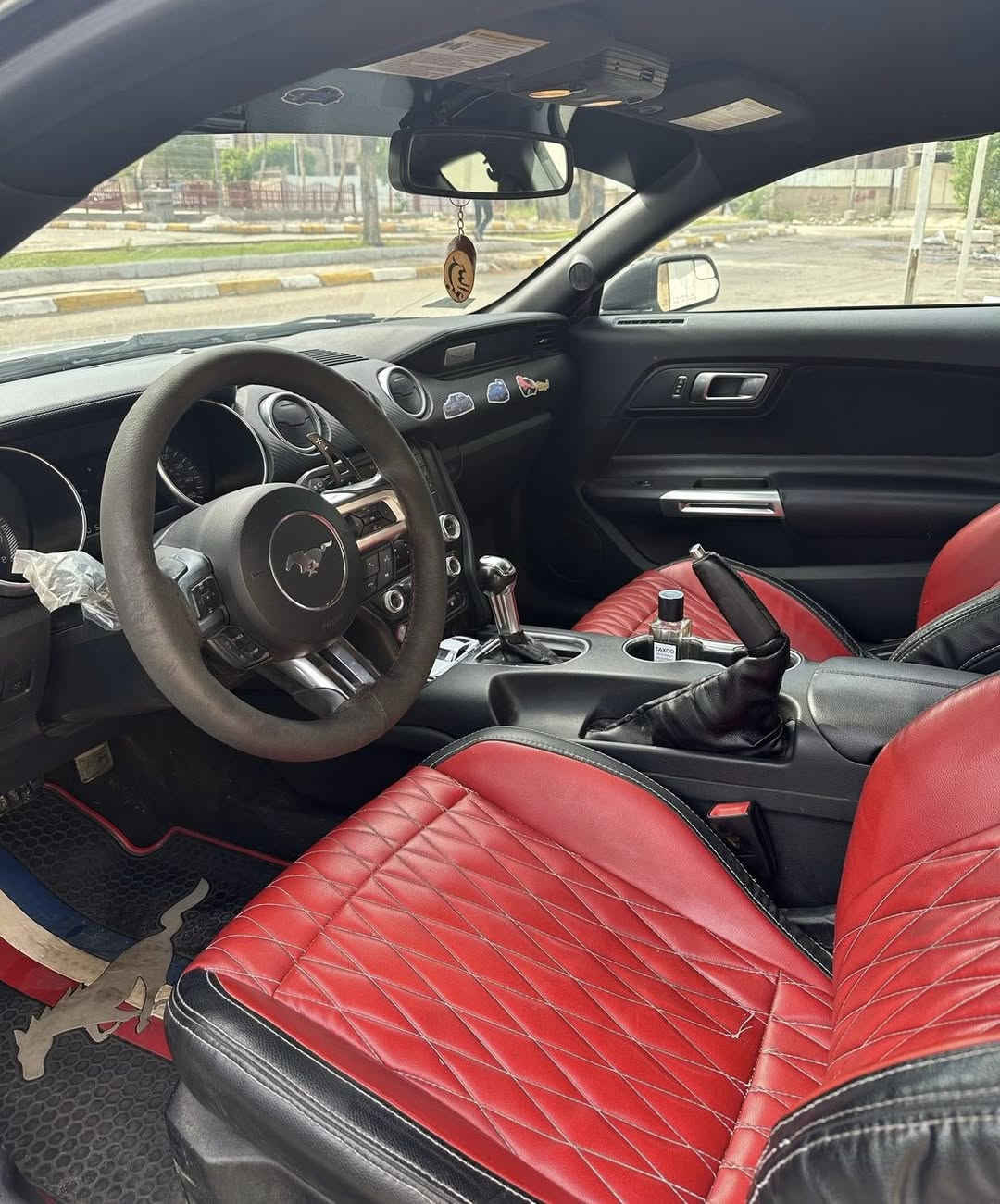 موستنك 2018 eco🔥🤍
للبيع 
كير محرك اكسل كفالة وبشرط
السياره وحش 
ك جمال وقوهة السياره شلعه ماتكول ايكو 
رقم اربيل تحويل ثاني يوم 
سياره حادثها قطعتين جاملغ او باب عكس سايق 
بلكات ريسنك🔥
ولف حماوه ريسنك🔥
ويل تراك بكج 🔥
الدواخل احمر جلد🔥
البجم كبس شركة شباك GT🔥
كامره خلفيه 🔥
ماشيه 55ميل
لا لغود لا شواصي لا اي ضرر داخلي بل عافية عل ياخذها 
موصفات الايكو العادية 
مراوس اب اربع بيبان عادي 
السعر 145$ مكاني بغداد

***********
