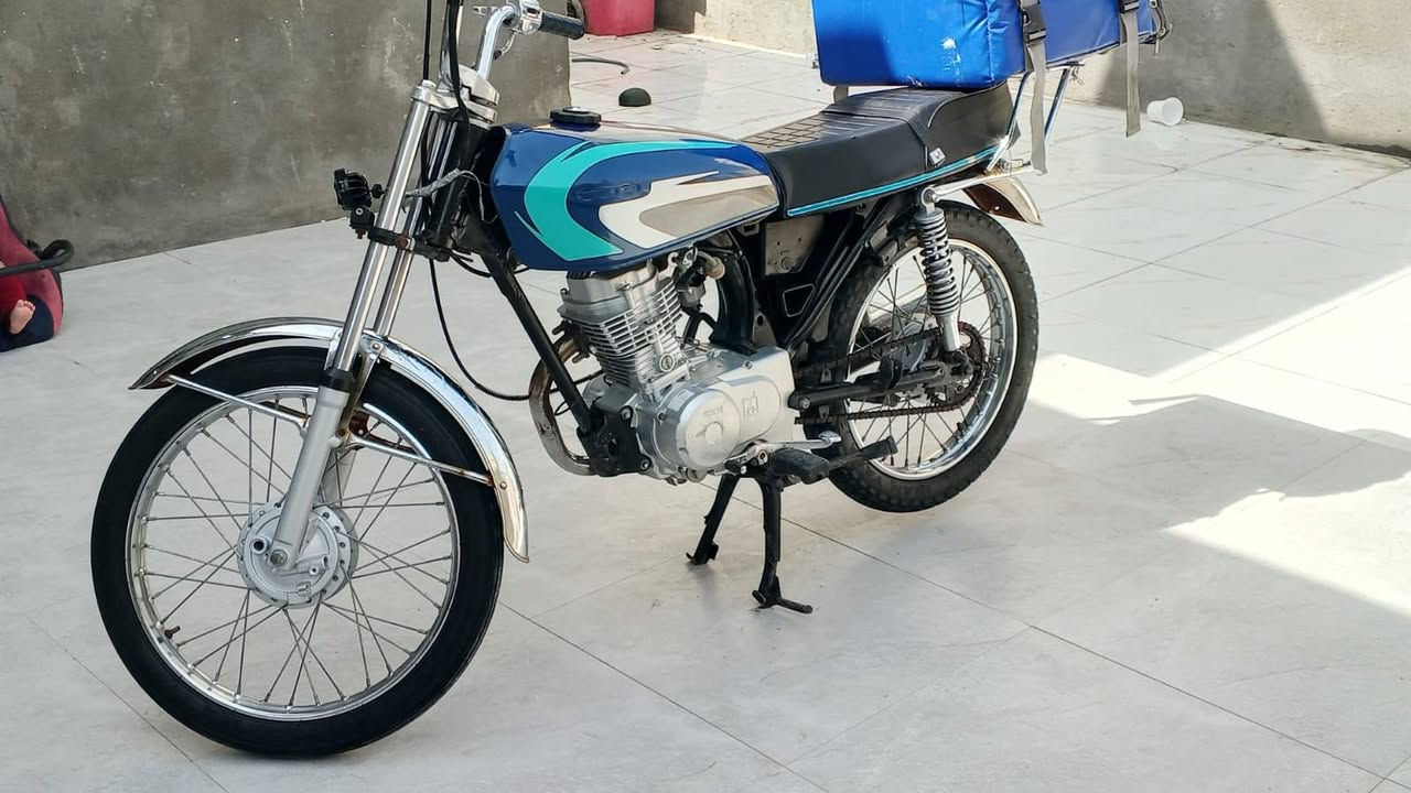 نامه شلامجه شاصي 22ومحرك 22
دراجه ما بيهه اي عيب سهرهه500
عنواني بصره شط العرب
***********
