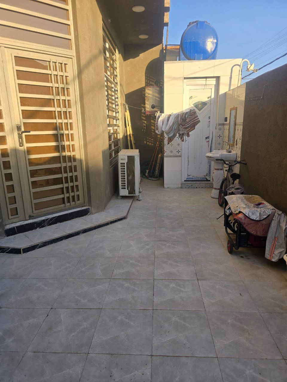 السلام عليكم بيت مساحته 200م بالكوت الجديدة نزلت بترومين  للبيع بناء حديث 2025تلفوني ***********
