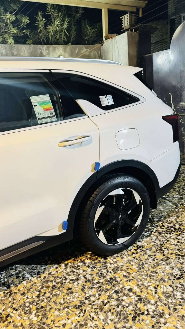 يالله لي يدور زيرررو سورنتو موديل 25 ام ضمان خليجيه.   عداد المسافه 7000  مواصفات ويل 19  جنطه كهرباء مري شفط عدسات LEDكراسي كهرباء شاشه متصل     كير ماوس هند بريك.  بصمه  شفتات ستيرن ٤انضمه قياده 3 قطع تبريد بصمتين ابواب حجم المحرك 6 سلندر 3500رقم اربيل بسمي مداور ثاني يوم لمعرفه سعر تصال على رقم ***********ذي قار شطره
