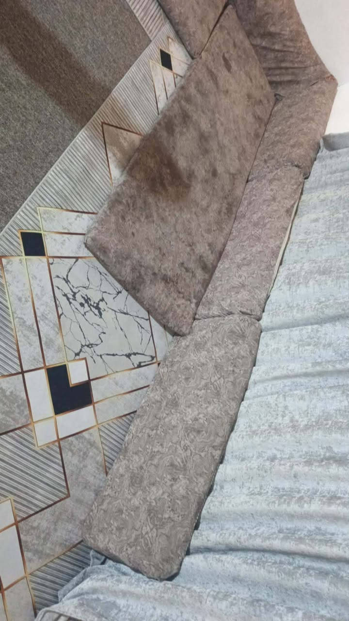 جلسة للبيع 14مقعدالعنون البصرةشط العرب الفيحاء الهاتف ***********
