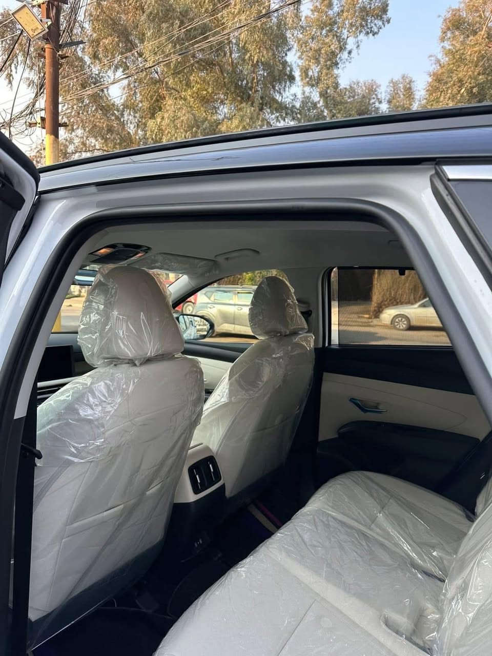 مراوس او بيع
موديل ٢٥خليجي  بيها حزام صبغ ماعدا الباب الخلف السايق و باب الصندوق    والقماره مابيهم صبغ فقط تكمه وحده ايرباكات سليمه  سعرها ١٩٥ $
***********
