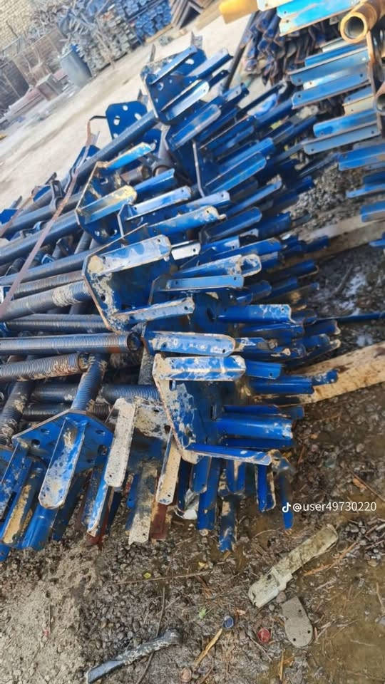 شباب هذا قفلص اسمه ابو روان بااربيل ويكول عندي مكتب بغداد جذاب
عالم تطلبه فلوس حولوله فلوس مايدزلهم لفلوس قفلص 
والله جماعتنه يطلبونه فلوس مايدزلهم فلوسهم قفلص يولد لحد يتعامل ويا ابد  هذا ارقامه جوه ديربالكم منه 

متوفر انواع جكات و اسكلات+لوح سير بلاويد
جديد ومستعمل للبيع وشراء العنوان أربيل *********** واتساب
***********

