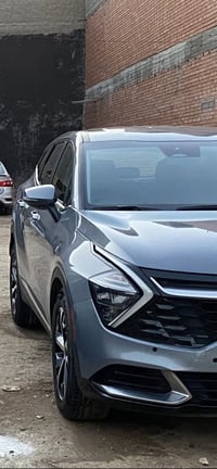 سبورتج موديل ٢٠٢٣ امريكي ماشيه ٤٤ مايل حقيقي لون المرغوب حادث خفيف فقط...