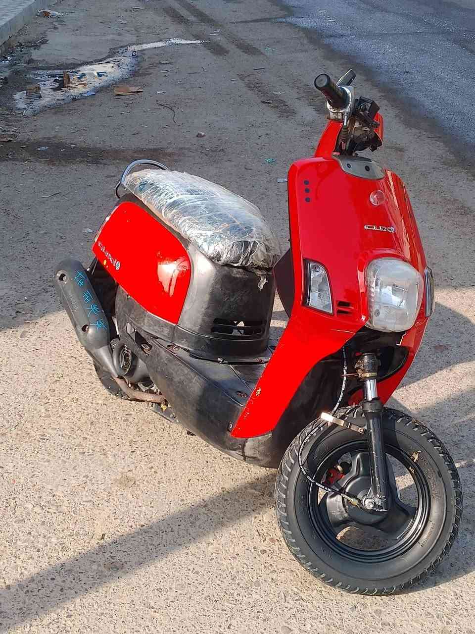 سلام عليكم دراجة ماكس بوليس موديل 2008 دراجة نضيفة فول جدام عينك محرك ناعم  مرتبة. تعال وشوف سعر 550. وبيه مجال مكاني ديالى تحرير جاهزة ***********
