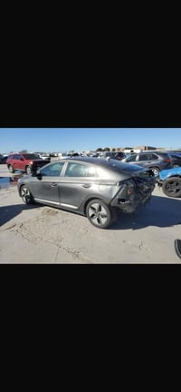 أيونك هايبرد • ٢٠٢٢ • بطارية ليثيوم