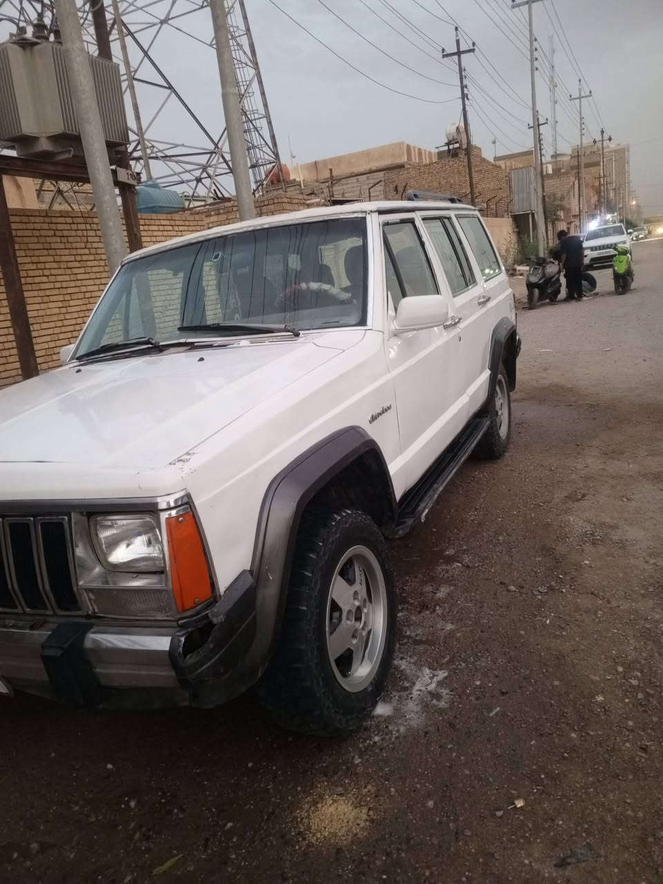 جيب شيروكي للبيع مديل 92 مكفول ***********
