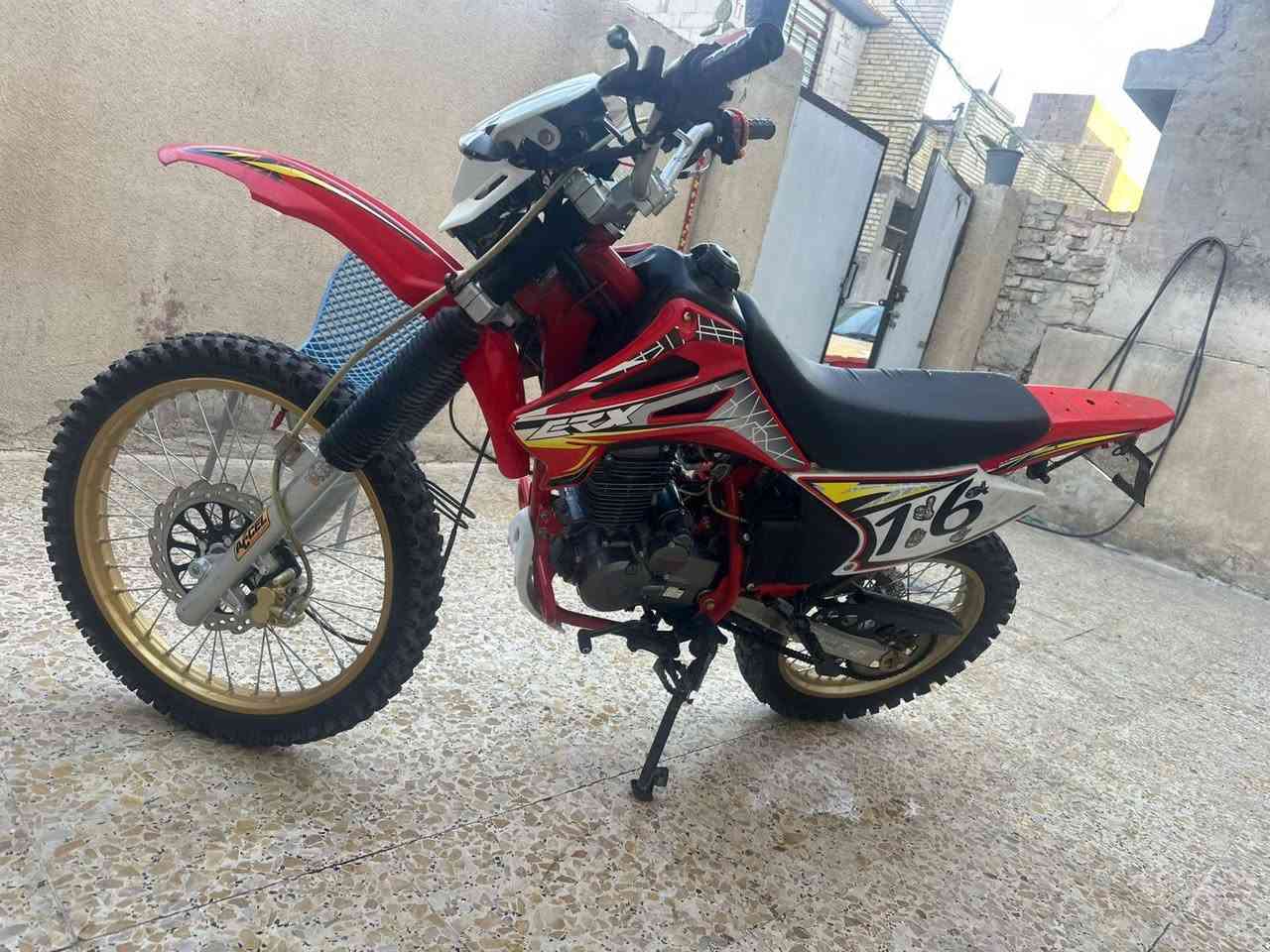 من رخصت الادمن
قفاز موديل 2025 مكينه 300 كي ار اس دراجه كفاله من كلشي ماعده راجز مال سلف الدراجه اول ثاني ثالث تعليك عارضها 1300 بيها مجال ***********2
