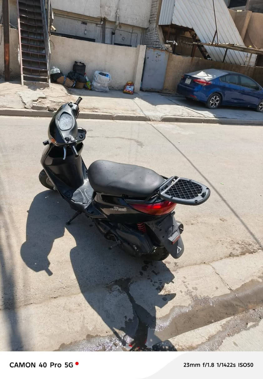 دارجة اكزز نضيفه وخير من الله بيها بس السلف واكف بيها هندر واحد تشتغل دراجة نضيفة من البيت للأسواق بس للبيع السعر ٤٠٠ وبيها ومجال قليل للتواصل
***********
